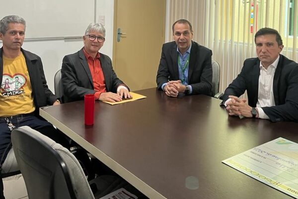Conselho Municipal dos Direitos da Criança e do Adolescente recebe doação do Basa