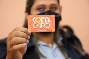 Estudantes devem ficar atentos ao recadastramento do ComCard