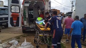www.deixaeutefalar.com.br Samu resgata criança após fraturar fêmur durante viagem de barco em Porto Velho