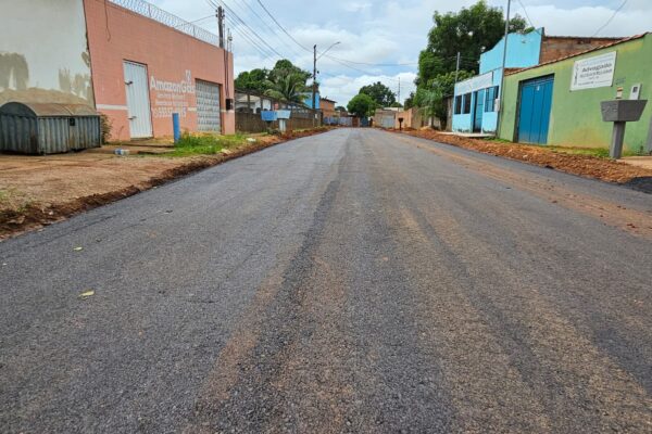 Pavimentação das primeiras ruas do bairro Pantanal é concluída