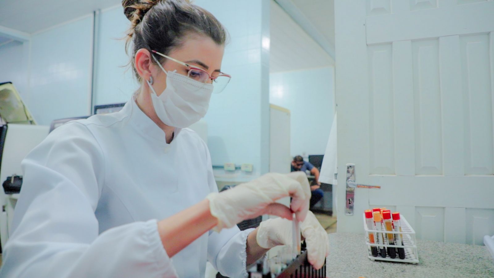 Mais de 1 milhão de exames foram realizados em 2023 pelo Laboratório Municipal de Porto Velho