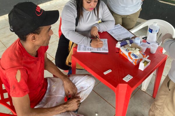 Semusa leva serviços de combate à malária para moradores do bairro Areia Branca