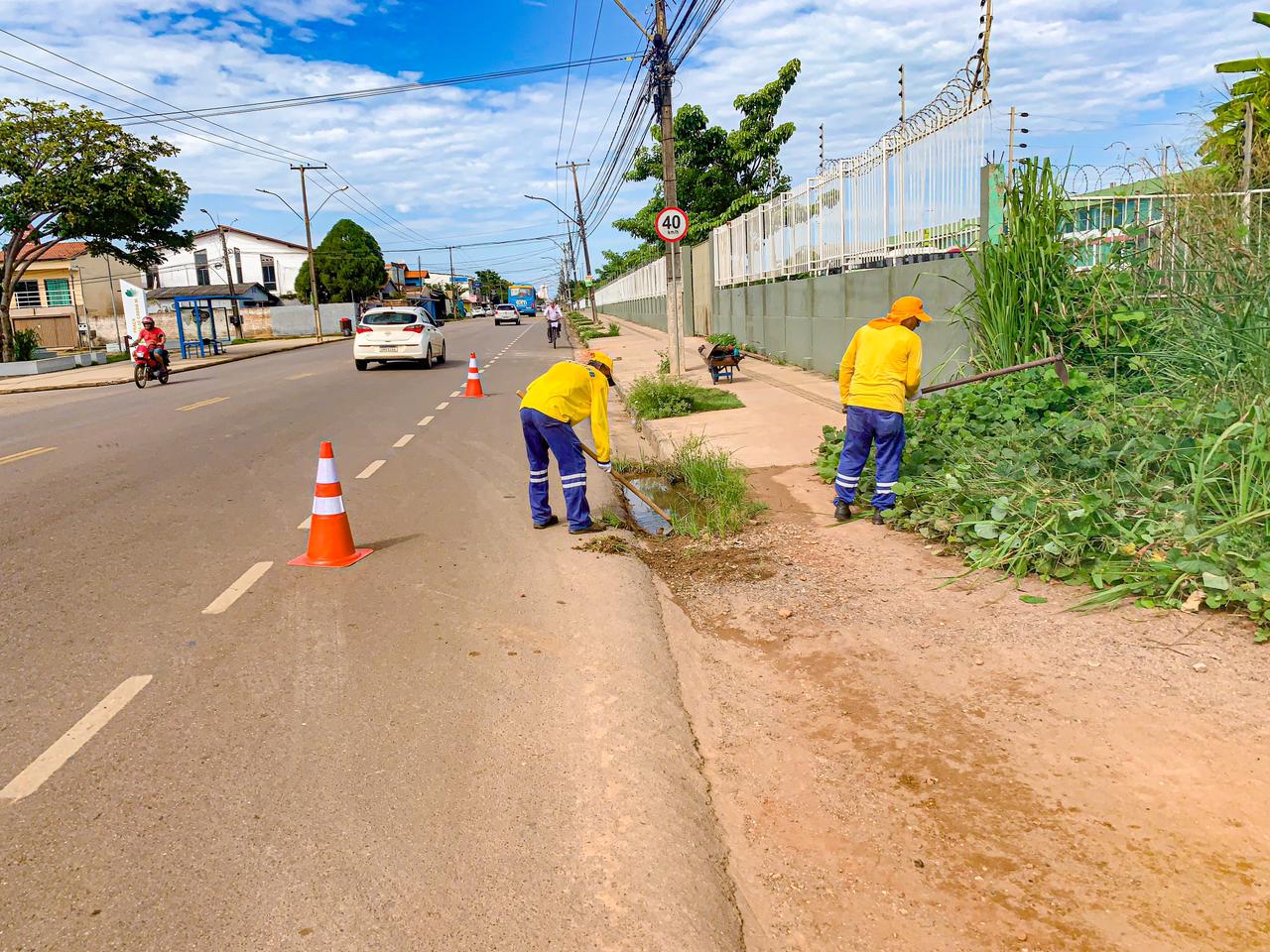 Serviço de limpeza é realizado diariamente em diversos pontos de Porto Velho