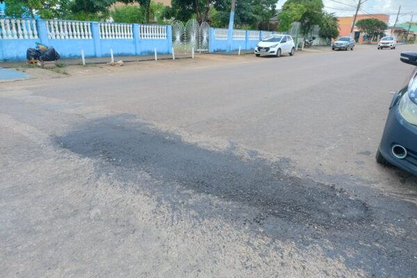 Prefeitura conserta buraco em rua do Embratel após intervenção de vereador Edwilson Negreiros