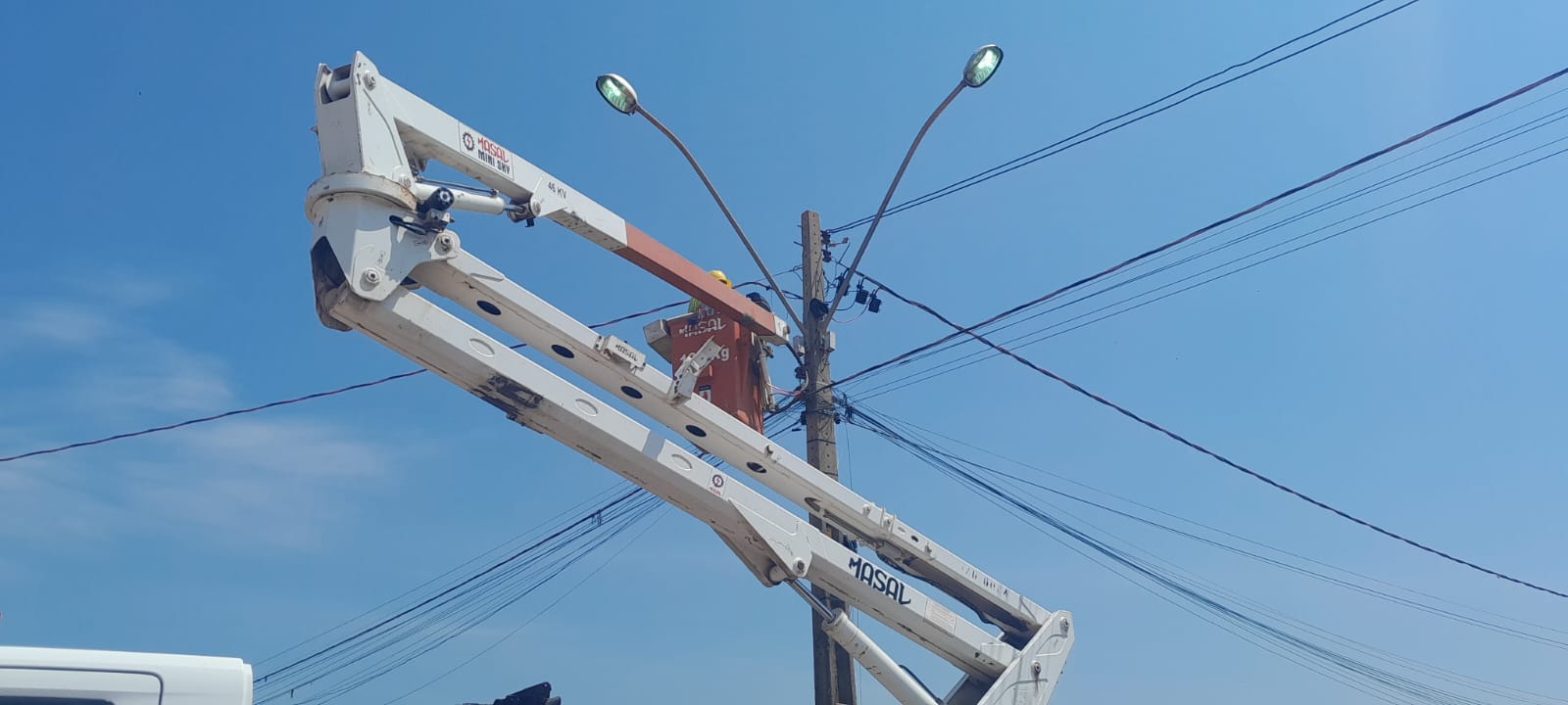 Vereador Edwilson Negreiros solicita e EMDUR substitui lâmpadas de LED no Bairro Três Marias
