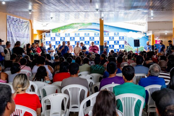 Prefeitura entrega 382 títulos definitivos em Extrema