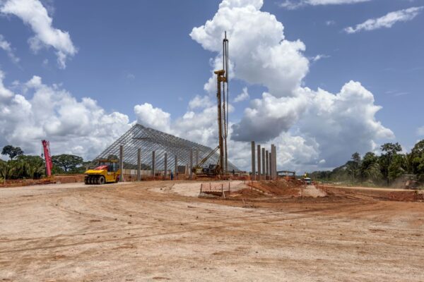 Prefeito e secretários visitam as obras do terminal de cargas da Cargill, que geram 400 empregos diretos