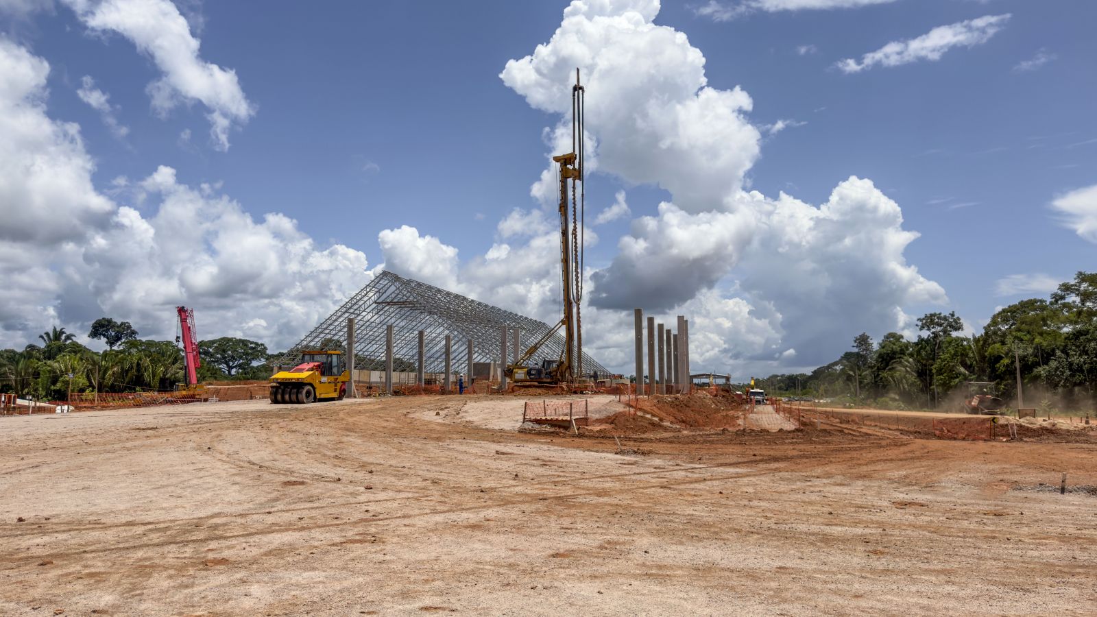 Prefeito e secretários visitam as obras do terminal de cargas da Cargill, que geram 400 empregos diretos