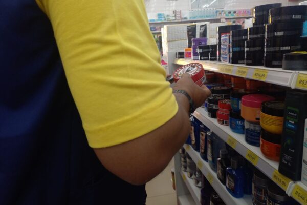 Semusa alerta foliões sobre cuidados com os olhos ao usar cosméticos para cabelos