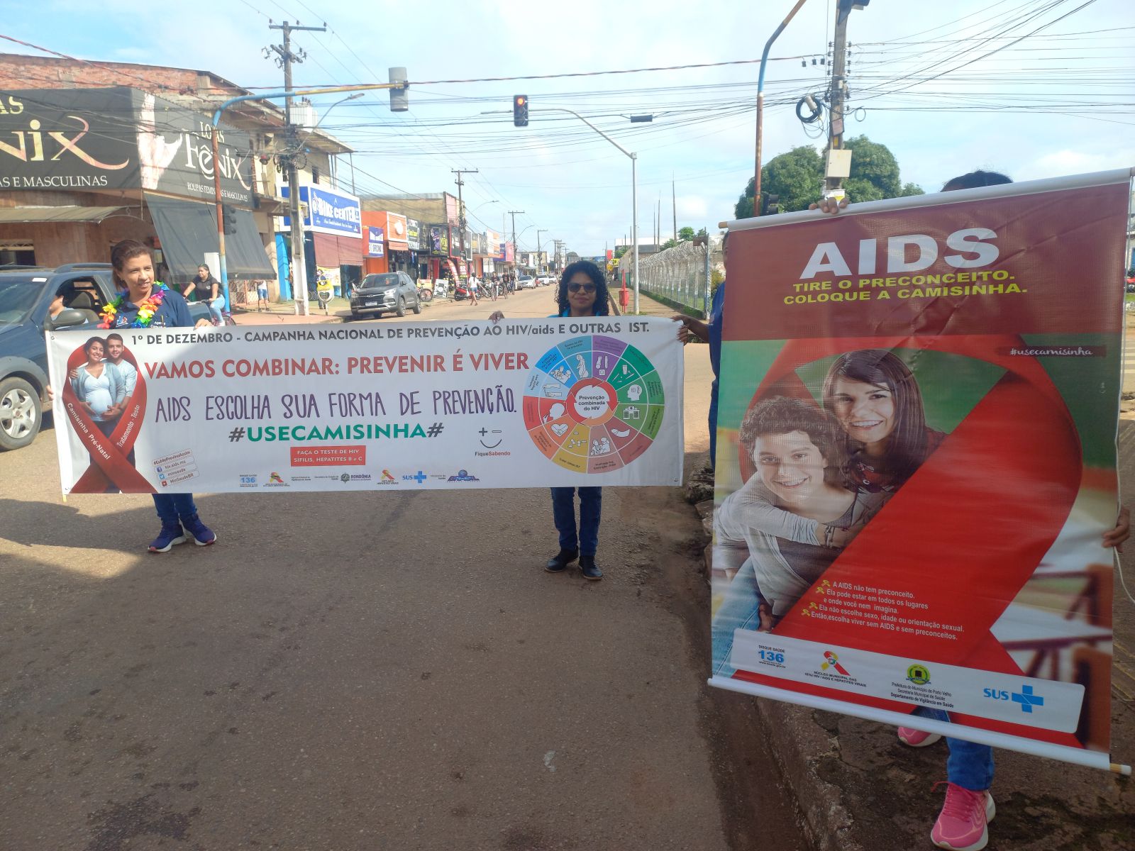 “Pit Stop da Prevenção” orienta motoristas e pedestres da zona Leste sobre infecções sexualmente transmissíveis