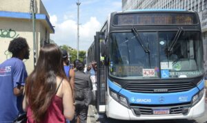www.deixaeutefalar.com.br Senado recorre de decisão do STF sobre transporte gratuito em eleições
