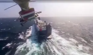 Houthis reivindicam ataques a mais dois navios no Mar Vermelho
