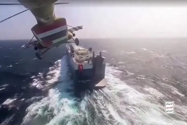 Houthis reivindicam ataques a mais dois navios no Mar Vermelho