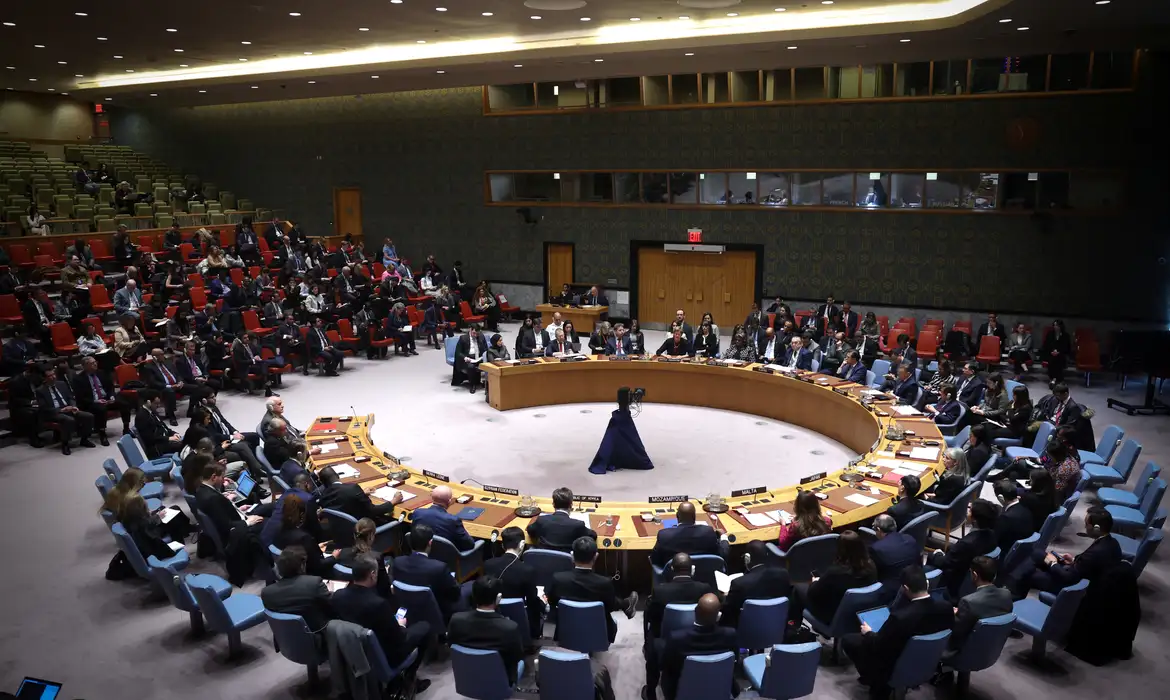 China acusa EUA de prolongarem “massacre” na Faixa Gaza