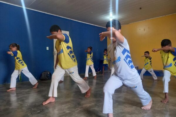 Matrículas abertas para as modalidades de futsal e capoeira a partir desta quinta-feira (8), no Esperança da Comunidade