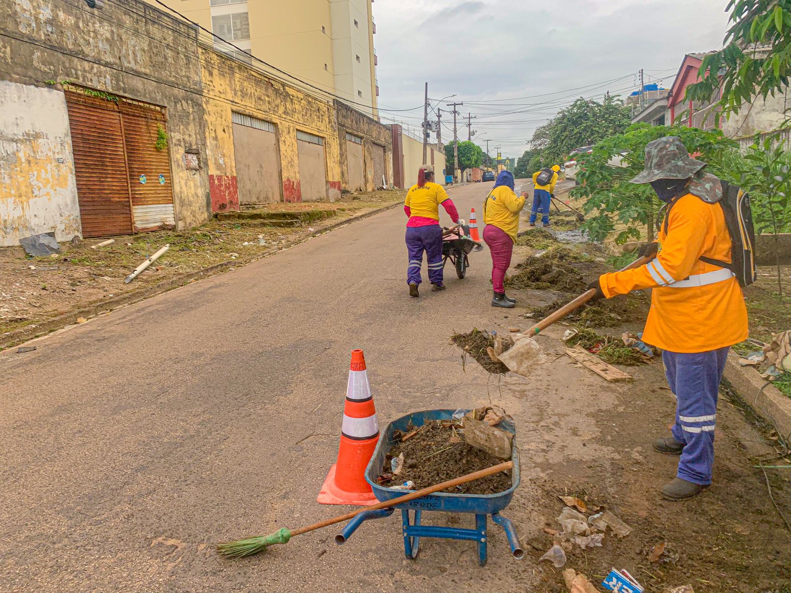 Prefeitura atua para a limpeza da região dos desfiles carnavalescos