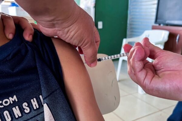 Vacinação pode evitar adoecimentos em crianças e adolescentes no ambiente escolar