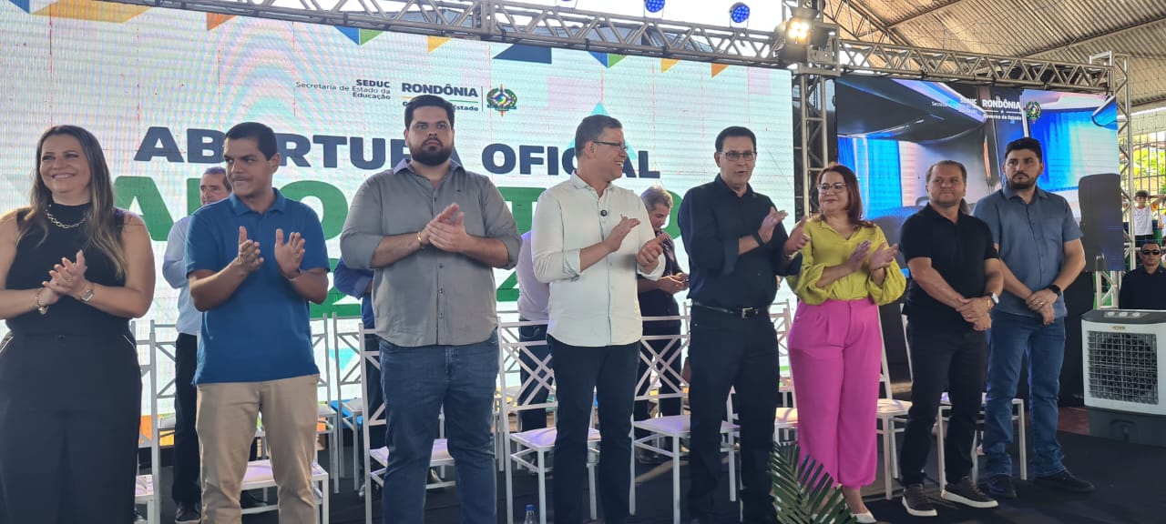 Deputado Jean Oliveira participa da abertura do ano letivo de Rondônia em Rolim de Moura