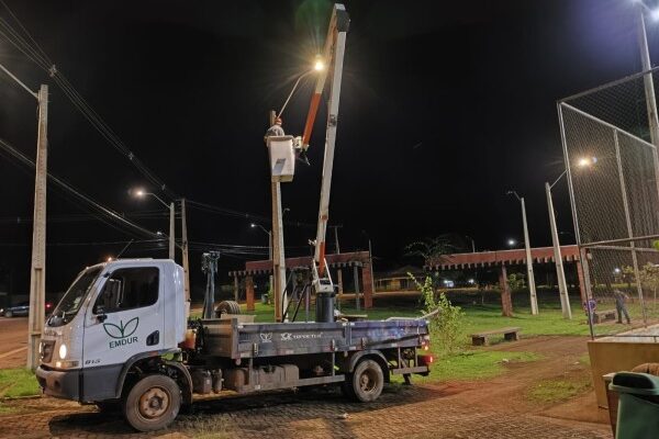 Prefeitura realiza trabalho de modernização do sistema de iluminação pública em União Bandeirantes