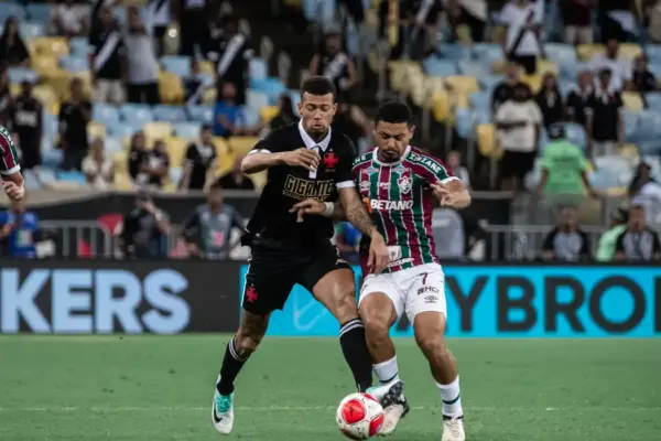 Fluminense e Vasco ficam no 0 a 0 em jogo com arbitragem confusa