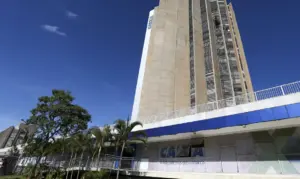 www.deixaeutefalar.com.br Caixa abre inscrições para concurso com salários de até R$ 14,9 mil