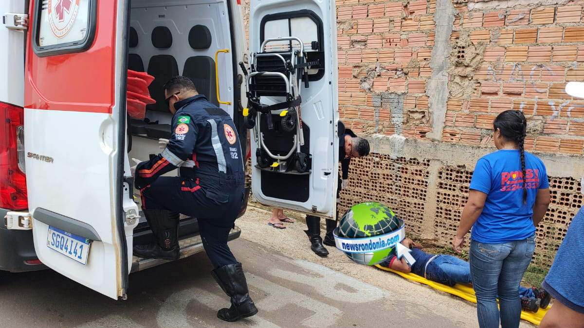 Adolescente sofre fratura em colisão com caminhão na zona sul