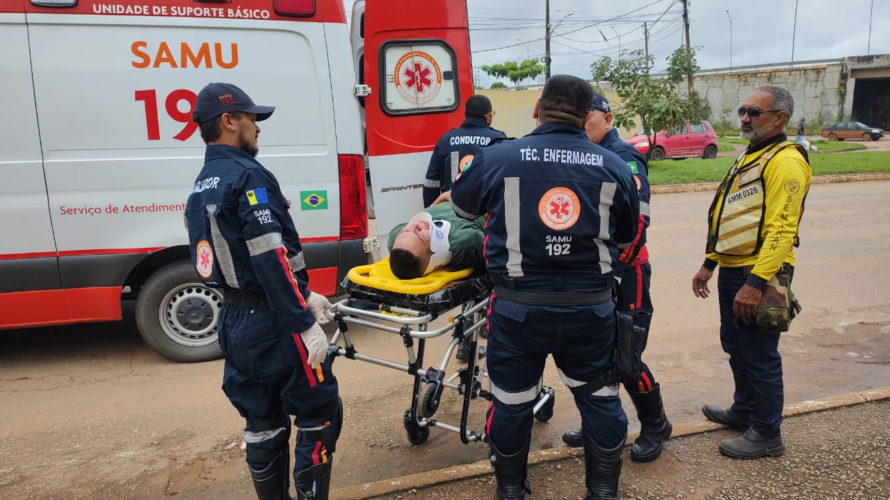 Ciclista fica ferido em queda na Rua da Beira