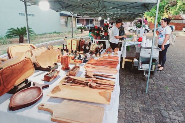 Feira de artesanato tem agenda em pontos turísticos e órgãos públicos neste mês de março