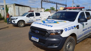 www.deixaeutefalar.com.br Bandidos invadem casa de prostituição e fazem arrastão na capital