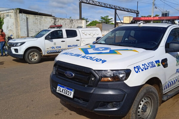 Bandidos invadem casa de prostituição e fazem arrastão na capital