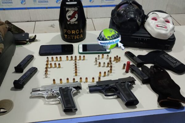 Quatro são presos com armas e munições após denúncia de tiros em invasão