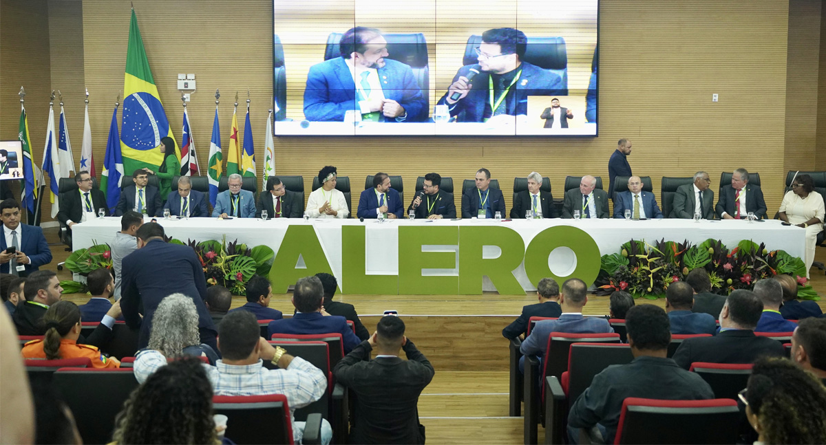 Jean Oliveira reforça a relevância do Parlamento Amazônico em cerimônia de posse da nova diretoria