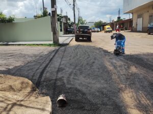 Edwilson Negreiros solicita intervenção da SEMOB para reparo de via no Bairro Floresta e é atendido