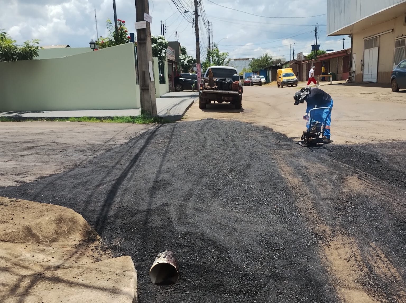 Edwilson Negreiros solicita intervenção da SEMOB para reparo de via no Bairro Floresta e é atendido