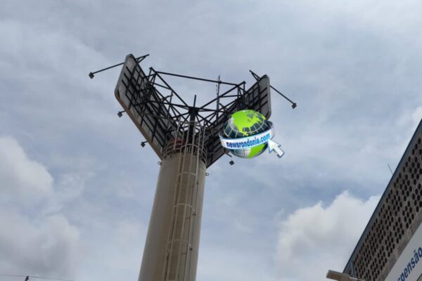 Homem é resgatado após passar mal dentro de caixa d’água de supermercado