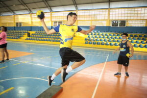 www.deixaeutefalar.com.br Programa Talentos do Futuro abre novas vagas para as modalidades de xadrez, handebol e flag football