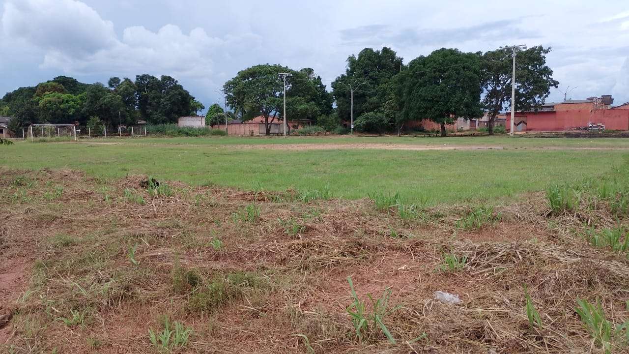 SEMUSB atende Edwilson Negreiros e determina limpeza de campo no Bairro Marcos Freire