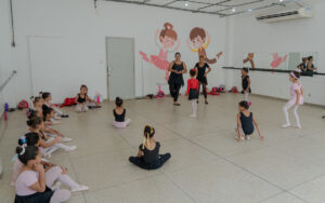 www.deixaeutefalar.com.br Sala de ballet é reformada com apoio do Tribunal de Justiça de Rondônia.