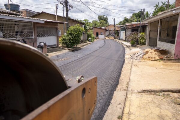 Bairro Costa e Silva recebe sete quilômetros de recapeamento, contemplando 25 ruas
