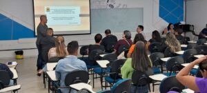 www.deixaeutefalar.com.br Profissionais de saúde participam de treinamento sobre segurança e bem-estar no trabalho