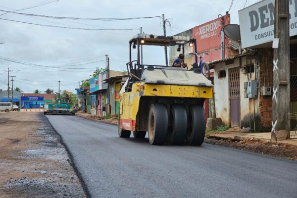 Pavimentação da Estrada dos Periquitos entra em fase final de execução