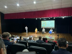 www.deixaeutefalar.com.br Áreas da saúde e assistência social foram temas da segunda audiência pública para elaboração do orçamento de 2025