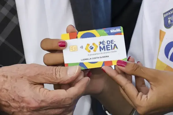 Começa hoje pagamento de R$ 200 da primeira parcela do Pé-de-Meia