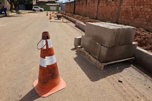 Mais de 200 quilômetros de meio-fio e sarjetas já foram construídos em ruas de Porto Velho