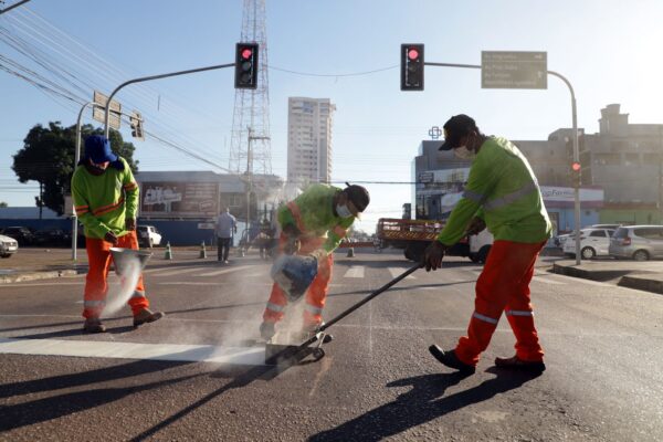 Prefeitura inicia programa de sinalização de ruas e avenidas de Porto Velho