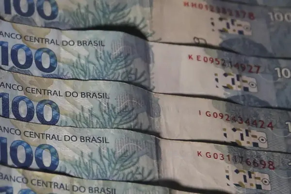 Governo bloqueia R$ 2,9 bilhões do Orçamento para cumprir meta