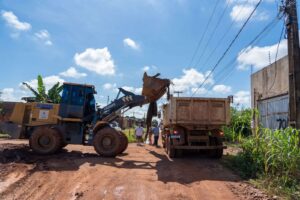 Equipes da Prefeitura de Porto Velho seguem trabalhando no bairro Três Marias