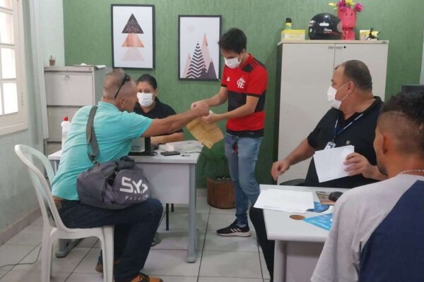 Pessoas em situação de rua regularizam situação eleitoral em ação do Centro Pop e o TRE/RO