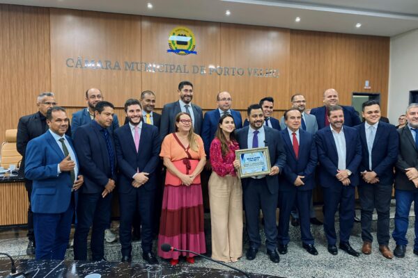 Câmara da Capital homenageia Mariana Carvalho; Edwilson Negreiros exalta trabalho da ex-deputada