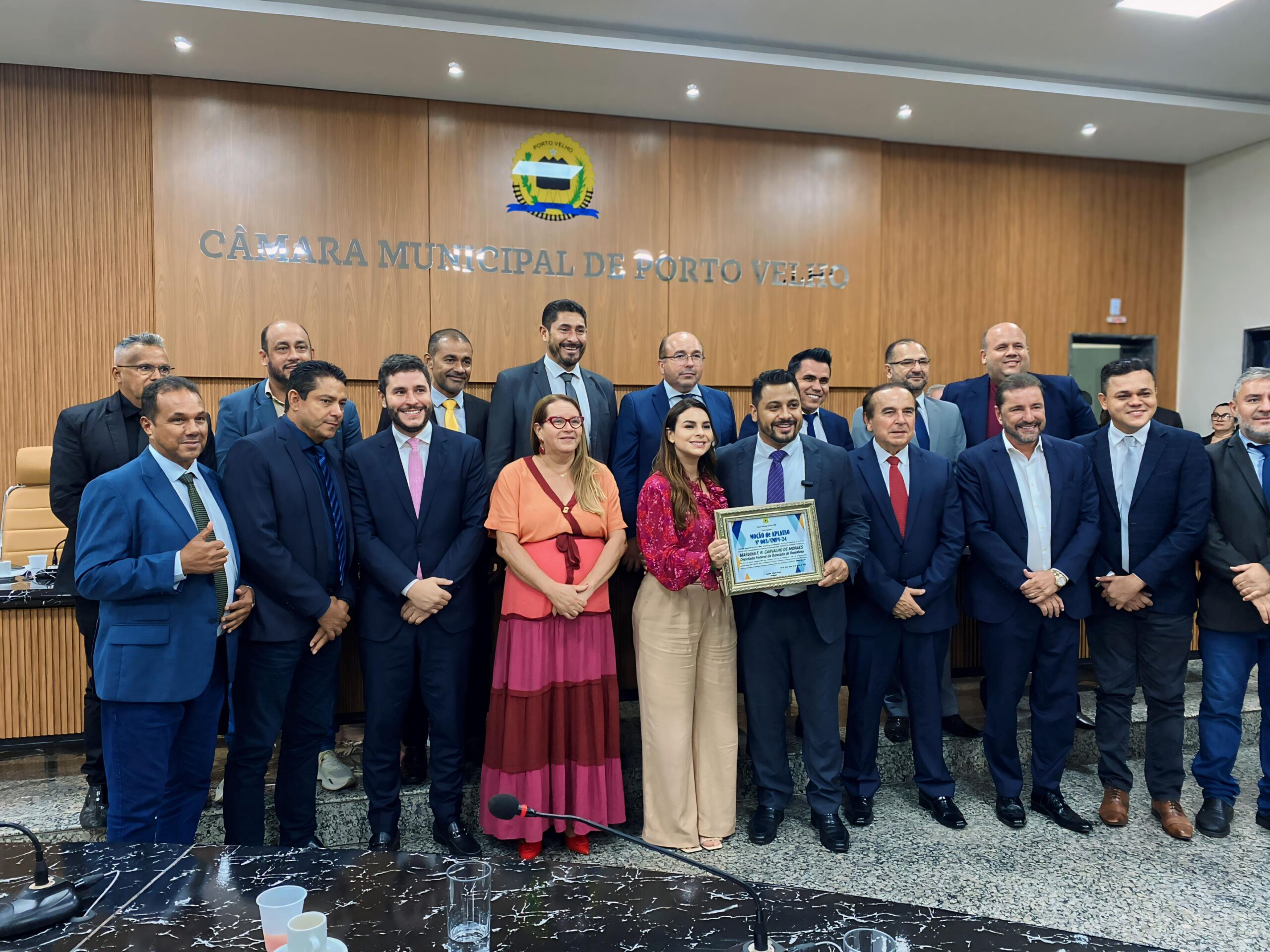 Câmara da Capital homenageia Mariana Carvalho; Edwilson Negreiros exalta trabalho da ex-deputada
